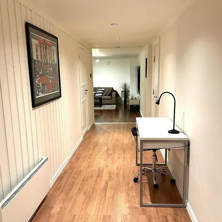 - Bright, Spacious, Comfortable Leilighet